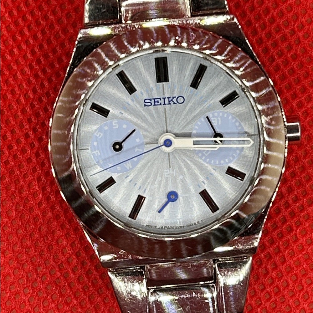 Ladies Vintage Seiko Watch - Silver /pale Blue Stainless Steel